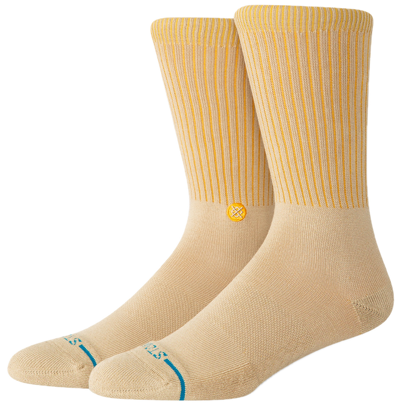 Stance Icon Pop Crew Sand – crew sokken in zandkleur met contrasterende Pop-details, medium cushioning en Stance branding