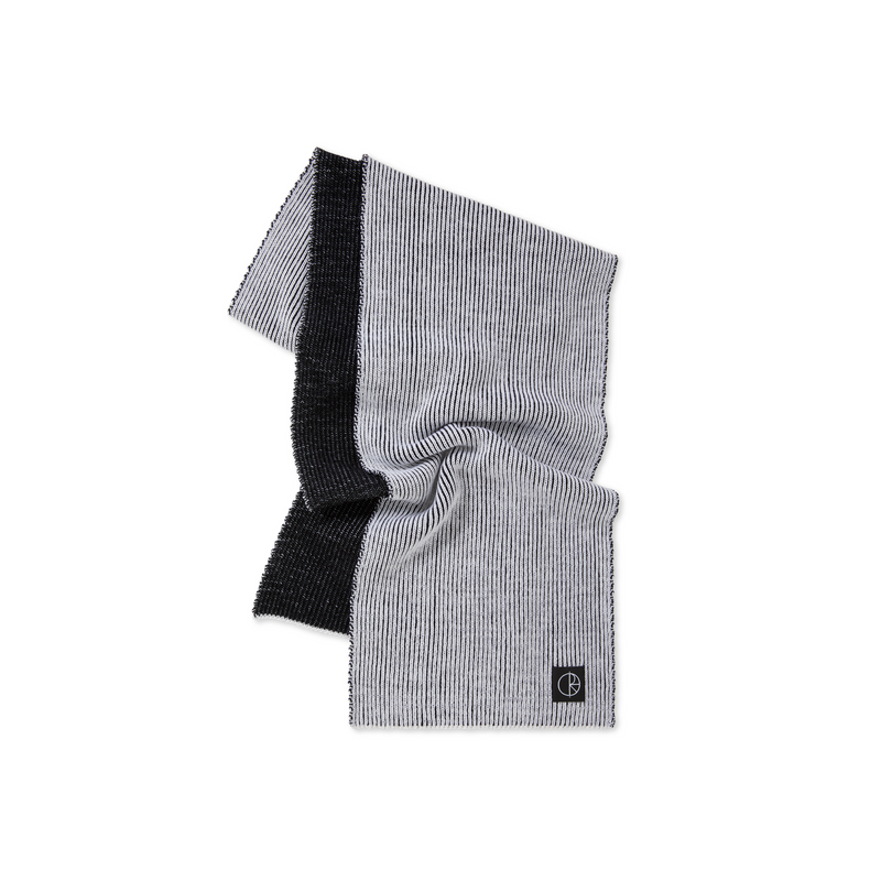 Bestel de Polar Skate Co Merino Lines Scarf White Black veilig, gemakkelijk en snel bij Revert 95. Check onze website voor de gehele Polar Skate Co collectie, of kom gezellig langs bij onze winkel in Haarlem.	