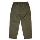 Magenta Skateboards Loose Pants in Khaki, 100% katoen baggy fit broek met tapered legs elastische taille drawstring metalen ritsluiting en Magenta Plant logo op de rechter achterzak gemaakt in Europa, verkrijgbaar bij Revert 95 Haarlem