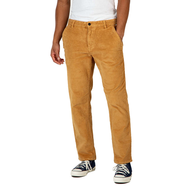 Bestel de Reell Denim Regular Flex Chino Golden Sand Cord snel, gemakkelijk en veilig bij Revert 95. Check on ze website voor de gehele Reell Denim broeken collectie, of kom langs in onze winkel in Haarlem.