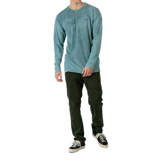 Bestel de Reell Denim Reflex Easy Pant Baby Cord veilig, gemakkelijk en snel bij Revert 95. Check onze website voor de gehele Reell Denim collectie.