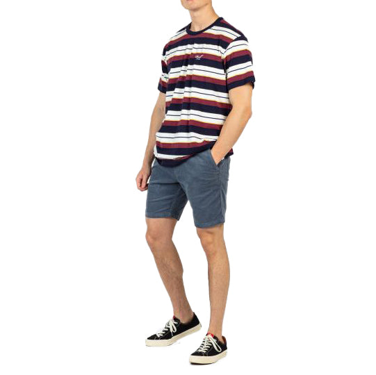 Bestel de Reflex Easy Short Baby Cord Blue Grey snel, gemakkelijk en veilig bij Revert 95. Bekijk onze website voor de hele Reell Denim collectie.