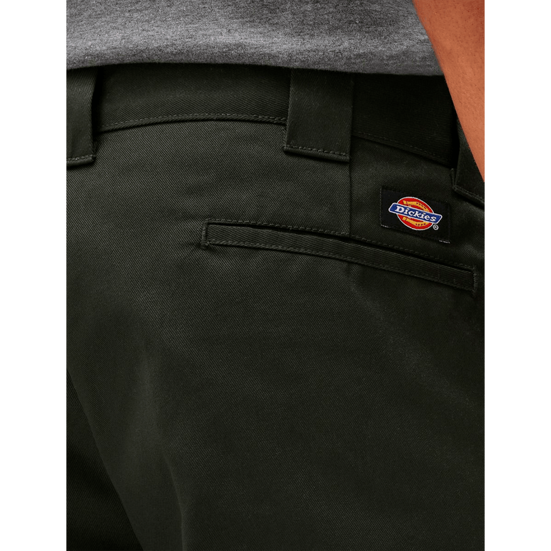 Dickies 873 Slim Straight Work Pant olijf groen achterkant close-up kontzak