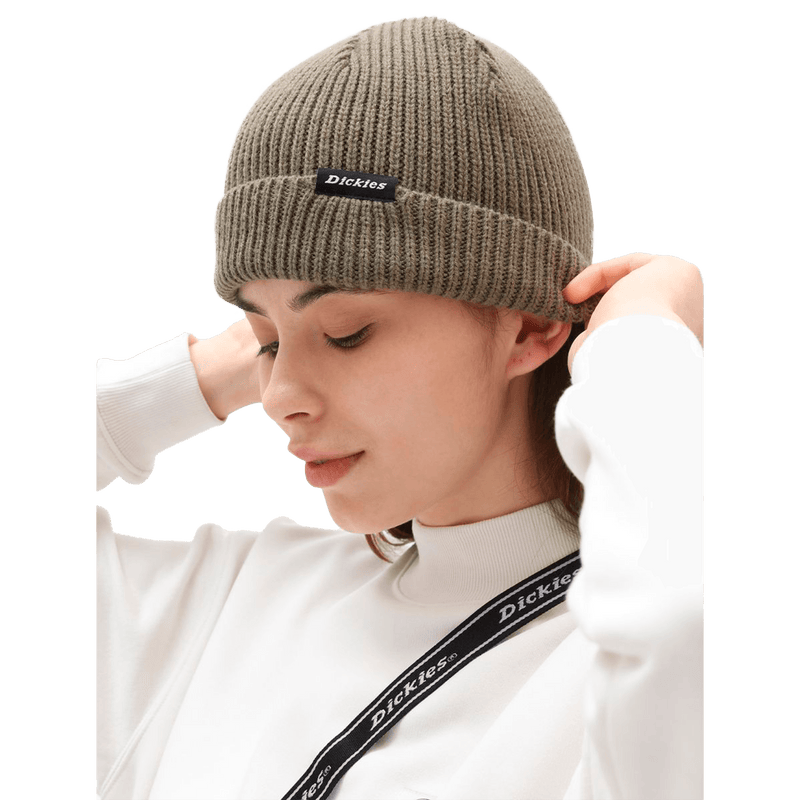Dickies WOODWORTH MILITARY Beanie groen zijkant vrouw