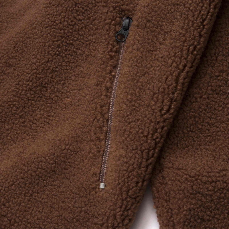  HUF FORT POINT SHERPA JACKET rits close-up Dust brown jas Revert95.com
