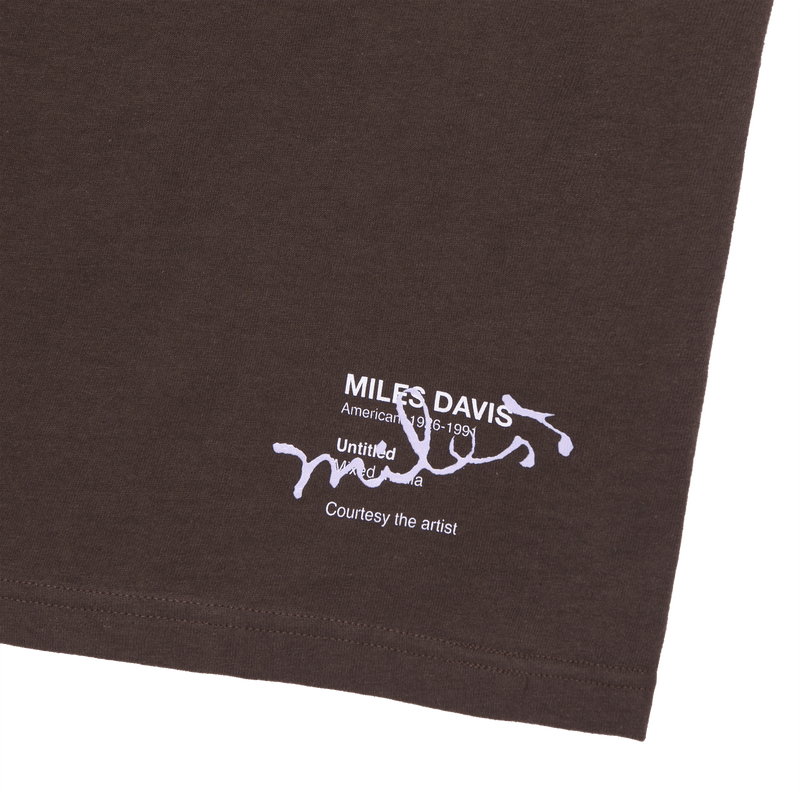 HUF - MILES DAVIS - UNTITLED S/S TEE Chocolate achterkant close-up