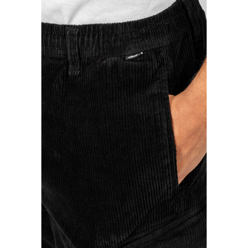 Reell Denim Reflex Loose Cargo Black Corduroy zakken close-up Revert95.com