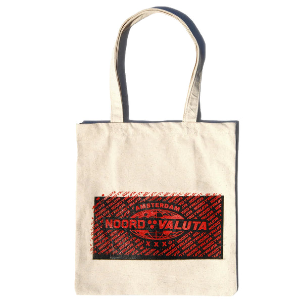 Bestel de Valuta Brand Valuta X Noord Tote Bag snel, veilig en gemakkelijk bij Revert 95. Check onze website voor de gehele Valuta Brand collectie.