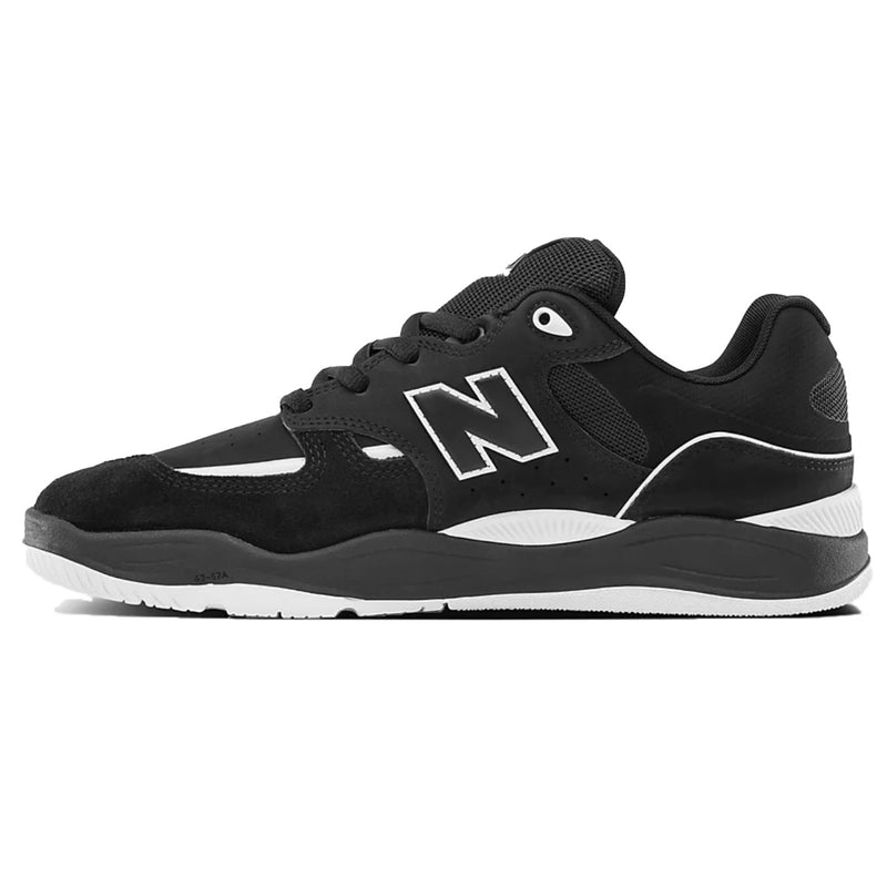 Bestel de New Balance NM1010-Tiago Lemos snel, veilig en gemakkelijk bij Revert 95. Check onze website voor de gehele New Balance collectie.