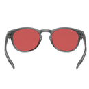 Bestel de Oakley Latch Steel Prizm Snow Sapphire snel, gemakkelijk en veilig bij Revert 95. Check on ze website voor de gehele Oakley gepolariseerde zonnebrillen collectie, of kom langs in onze winkel in Haarlem