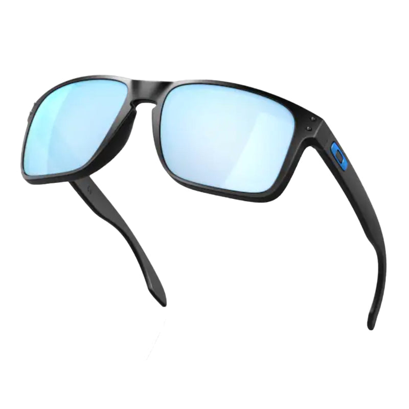 Bestel de Oakley Holbrook XL Matte Black Prizm Deep Water Polarized snel, gemakkelijk en veilig bij Revert 95. Check on ze website voor de gehele Oakley collectie.