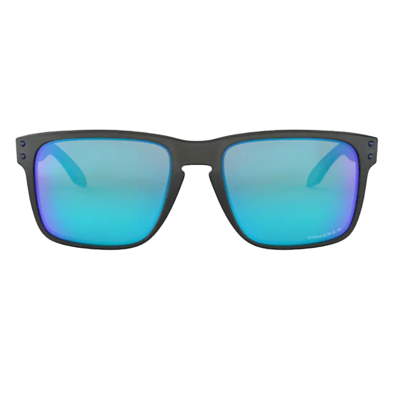 Bestel de Oakley Holbrook XL Grey Smoke Prizm Iridium Polarized snel, gemakkelijk en veilig bij Revert 95. Check on ze website voor de gehele Oakley collectie.