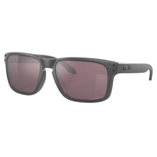 Bestel de Oakley Holbrook Steel PRIZM Daily Polar ​zonnebril snel, gemakkelijk en veilig bij Revert 95. Check on ze website voor de gehele Oakley gepolariseerde zonnebrillen collectie, of kom langs in onze winkel in Haarlem