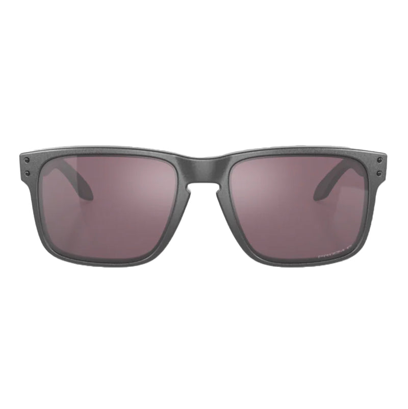 Bestel de Oakley Holbrook Steel PRIZM Daily Polar ​zonnebril snel, gemakkelijk en veilig bij Revert 95. Check on ze website voor de gehele Oakley gepolariseerde zonnebrillen collectie, of kom langs in onze winkel in Haarlem
