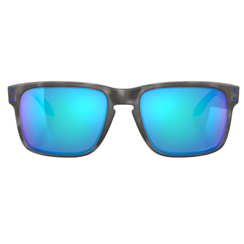 Bestel de Oakley Holbrook Matte Black Tortoise PRIZM Sapphire Polarized ​zonnebril snel, gemakkelijk en veilig bij Revert 95. Check on ze website voor de gehele Oakley gepolariseerde zonnebrillen collectie, of kom langs in onze winkel in Haarlem