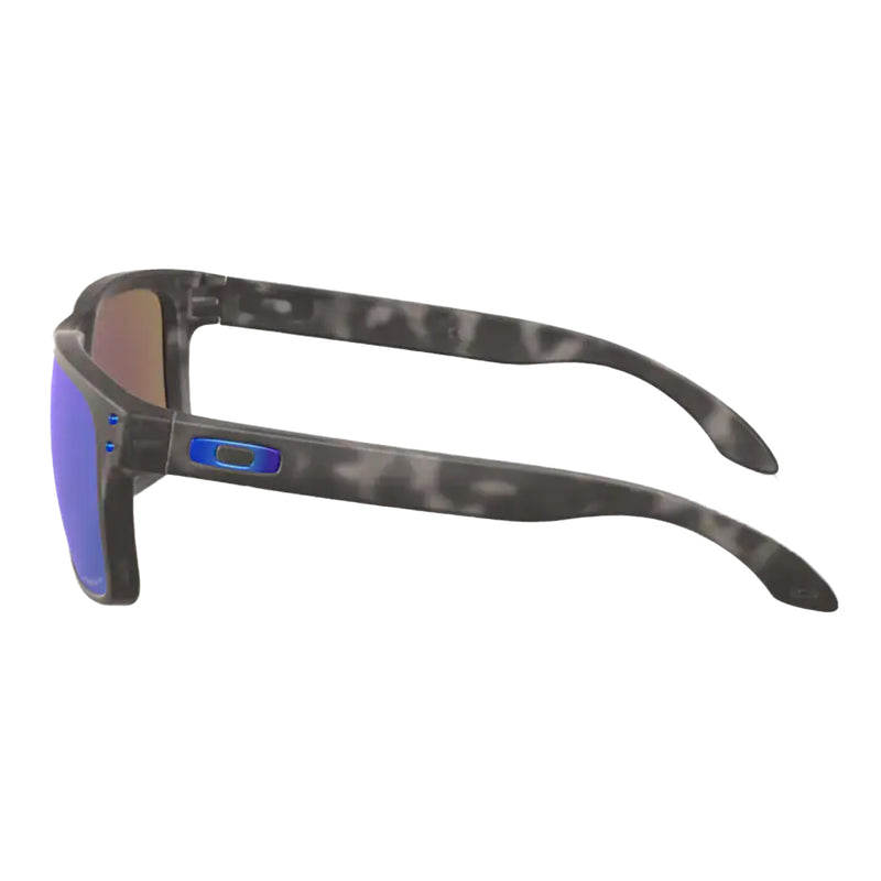Bestel de Oakley Holbrook Matte Black Tortoise PRIZM Sapphire Polarized ​zonnebril snel, gemakkelijk en veilig bij Revert 95. Check on ze website voor de gehele Oakley gepolariseerde zonnebrillen collectie, of kom langs in onze winkel in Haarlem