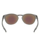 Bestel de Oakley Latch Steel Prizm Snow Sapphire snel, gemakkelijk en veilig bij Revert 95. Check on ze website voor de gehele Oakley gepolariseerde zonnebrillen collectie, of kom langs in onze winkel in Haarlem