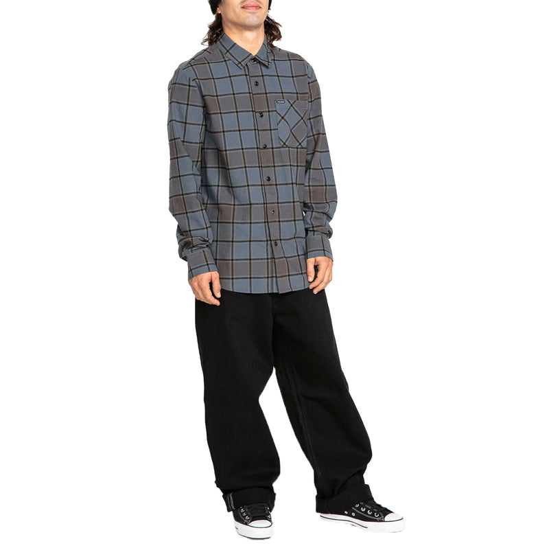 Bestel de Volcom CADEN PLAID LONG SLEEVE FLANNEL veilig, gemakkelijk en snel bij Revert 95. Check onze website voor de gehele Volcom collectie.