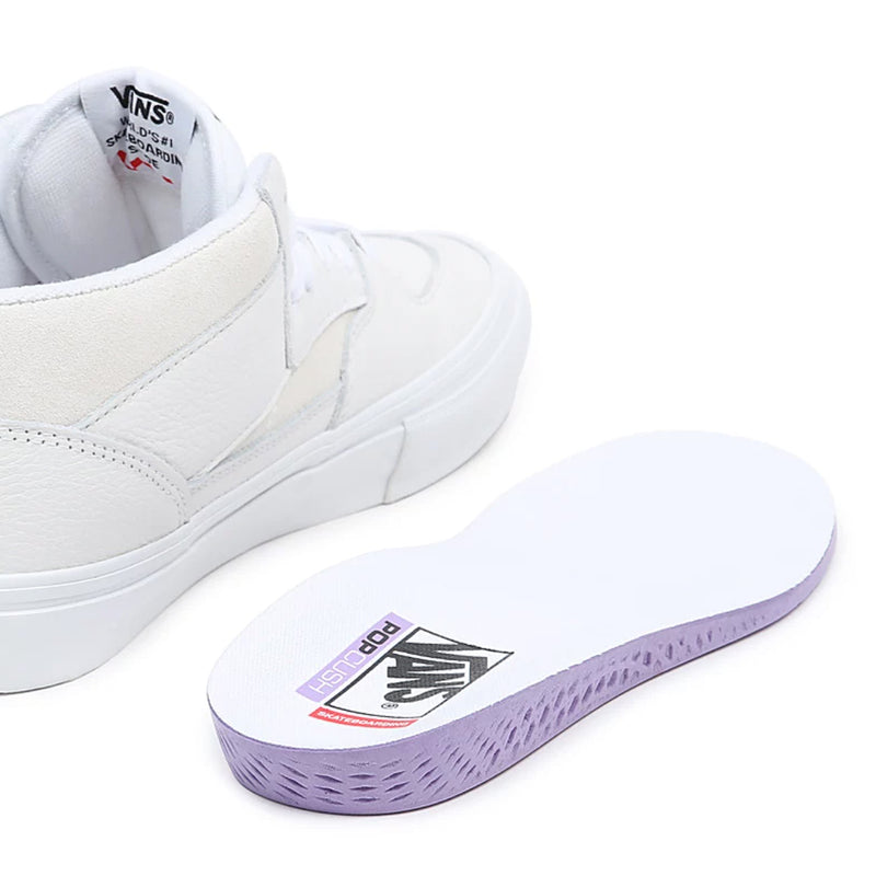 Bestel de Vans Skate Half Cab DAZ White white veilig, gemakkelijk en snel bij Revert 95. Check onze website voor de gehele Vans collectie.