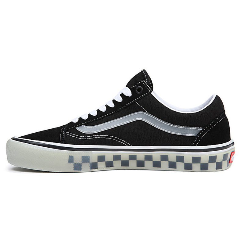 Bestel de Vans SKATE OLD SKOOL Shoes Translucent Rubber Black veilig, gemakkelijk en snel bij Revert 95. Check onze website voor de gehele Vans collectie.	