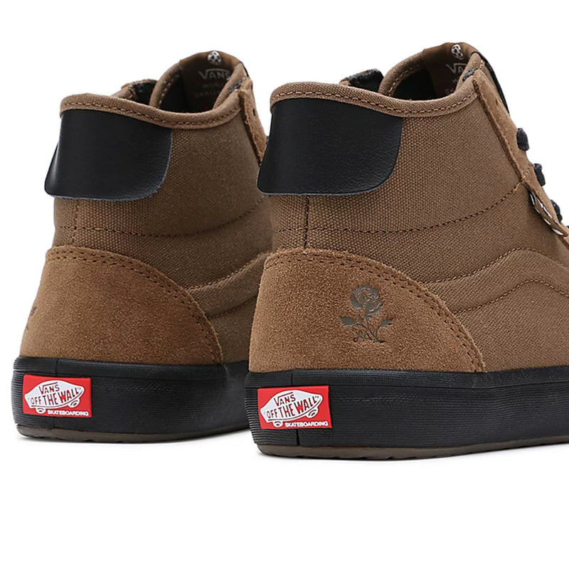 Bestel de Vans THE LIZZIE Shoes Dirt Black veilig, gemakkelijk en snel bij Revert 95. Check onze website voor de gehele Vans collectie.