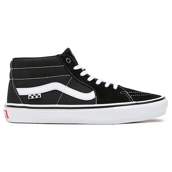 Bestel de Vans Skate Grosso Mid Black White veilig, gemakkelijk en snel bij Revert 95. Check onze website voor de gehele Vans collectie.	