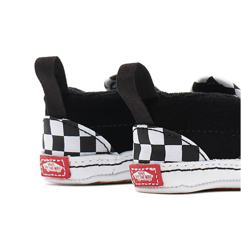 Bestel de Vans Infant SLIP-ON V CRIB BABYSCHOENTJES (0-1 JAAR) veilig, gemakkelijk en snel bij Revert 95. Check onze website voor de gehele Vans collectie.	