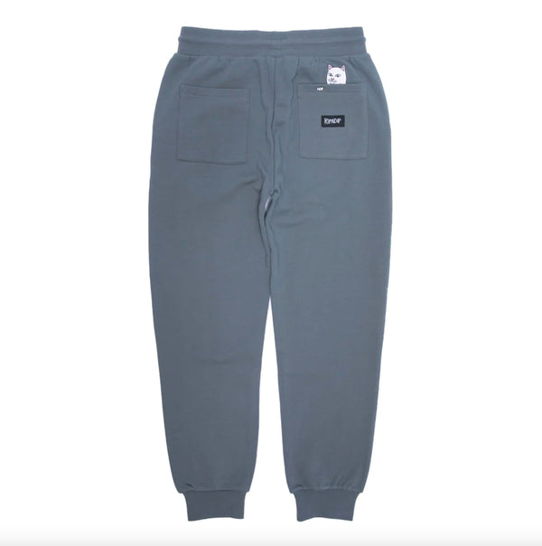 Bestel de Ripndip Peek A Nerm Sweatpants Charcoal veilig, gemakkelijk en snel bij Revert 95. Check onze website voor de gehele Ripndip collectie, of kom gezellig langs bij onze winkel in Haarlem.