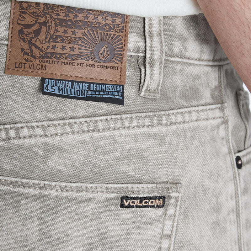 Bestel de Volcom MODOWN TAPERED DENIM veilig, gemakkelijk en snel bij Revert 95. Check onze website voor de gehele Volcom collectie, of kom gezellig langs bij onze winkel in Haarlem.