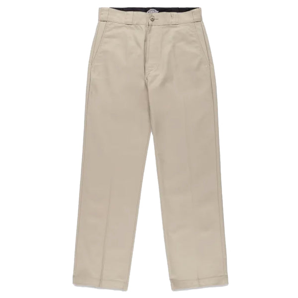 Bestel de Dickies 874 Flex Work Pant snel, veilig en gemakkelijk bij Revert 95. Check onze website voor de gehele Dickies collectie.