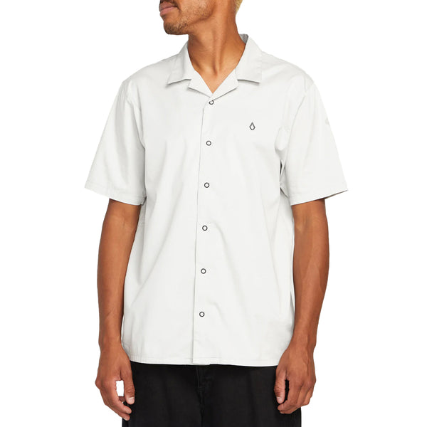 Bestel het Volcom SKATE VITALS AXEL SHORT SLEEVE SHIRT veilig, gemakkelijk en snel bij Revert 95. Check onze website voor de gehele Volcom collectie, of kom gezellig langs bij onze winkel in Haarlem.	