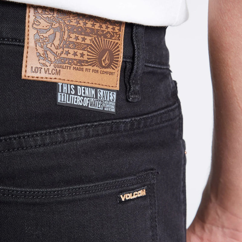 Bestel de Volcom SOLVER TAPERED DENIM Black Out veilig, gemakkelijk en snel bij Revert 95. Check onze website voor de gehele Volcom collectie, of kom gezellig langs bij onze winkel in Haarlem.