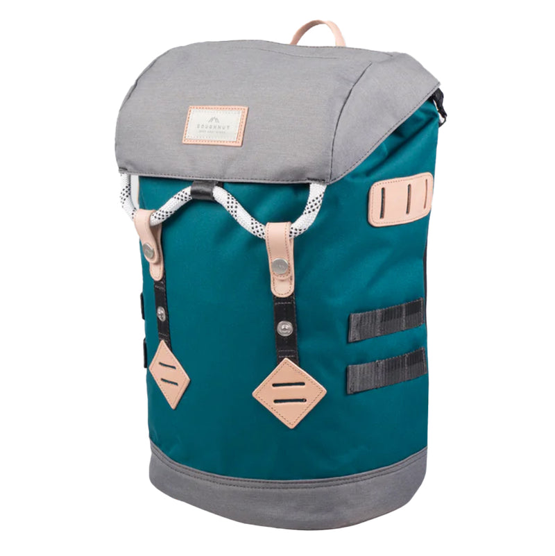 Bestel de Doughnut Colorado Small Backpack denim x charcoal veilig, gemakkelijk en snel bij Revert 95. Check onze website voor de gehele Doughnut collectie, of kom gezellig langs bij onze winkel in Haarlem.	