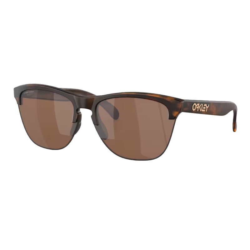 Bestel de Oakley FROGSKINS LITE Matte Tortoise Prizm Tungsten veilig, gemakkelijk en snel bij Revert 95. Check onze website voor de gehele Oakley collectie, of kom gezellig langs bij onze winkel in Haarlem.	