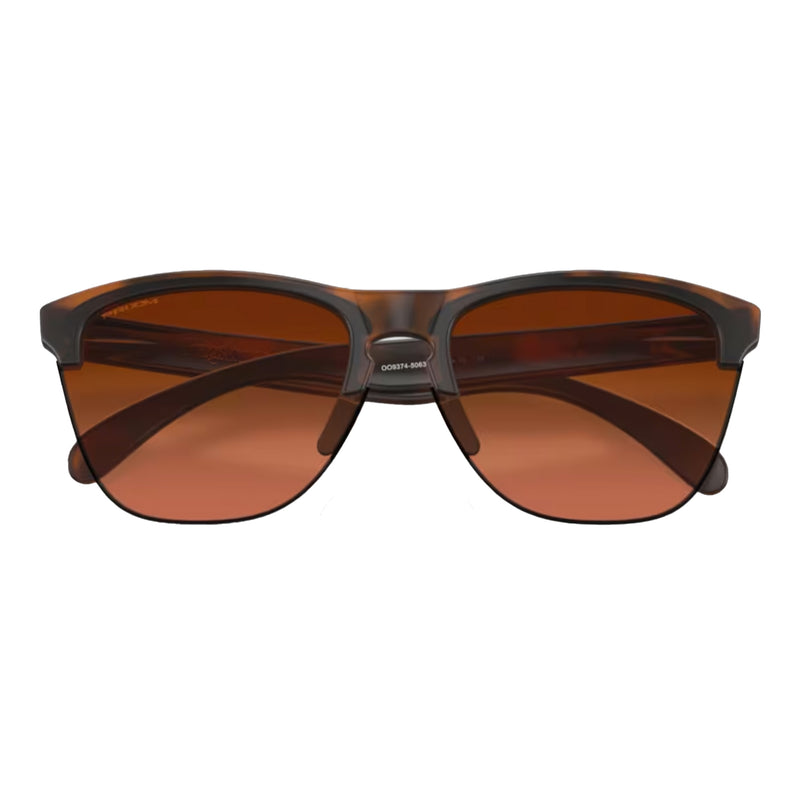 Bestel de Oakley FROGSKINS LITE Matte Tortoise Prizm Brown Gradient veilig, gemakkelijk en snel bij Revert 95. Check onze website voor de gehele Oakley collectie, of kom gezellig langs bij onze winkel in Haarlem.	
