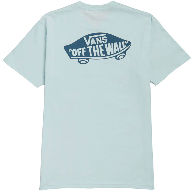 Bestel de Vans OTW CLASSIC BACK SS TEE BLUE GLOW-VANS TEAL veilig, gemakkelijk en snel bij Revert 95. Check onze website voor de gehele Vans collectie, of kom gezellig langs bij onze winkel in Haarlem.