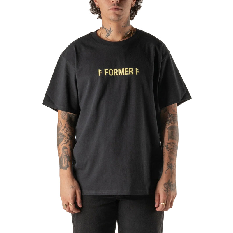 Bestel het Former FF LEGACY T-SHIRT veilig, gemakkelijk en snel bij Revert 95. Check onze website voor de gehele Former collectie, of kom gezellig langs bij onze winkel in Haarlem.