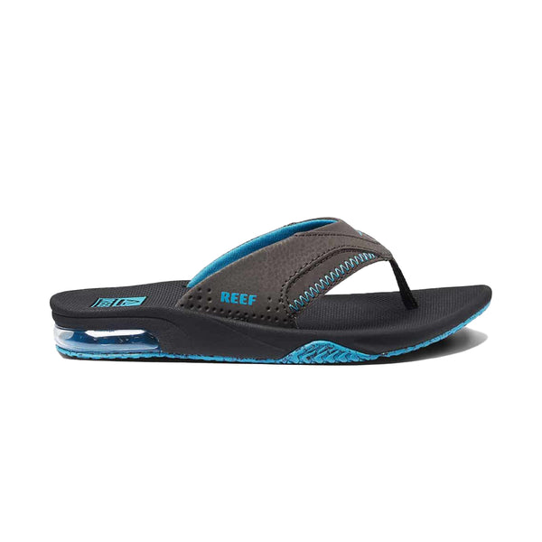 Bestel de Reef KIDS FANNING BLACK/BROWN/BLUE veilig, gemakkelijk en snel bij Revert 95. Check onze website voor de gehele Reef collectie, of kom gezellig langs bij onze winkel in Haarlem.