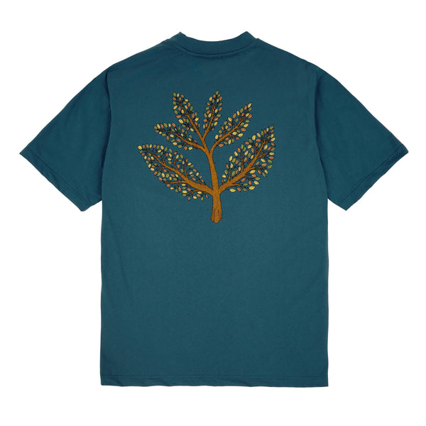 Bestel de Magenta TREE PLANT TEE PETROL BLUE veilig, gemakkelijk en snel bij Revert 95. Check onze website voor de gehele Magenta collectie, of kom gezellig langs bij onze winkel in Haarlem.