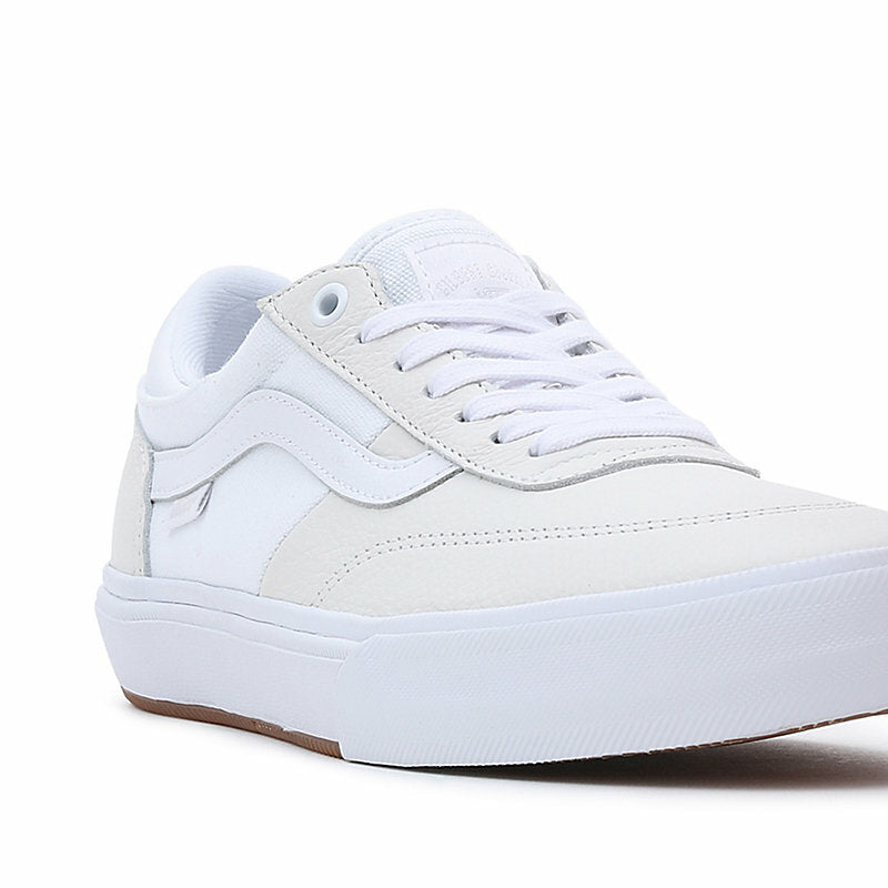 Bestel de Vans MN Gilbert Crockett Leather White White veilig, gemakkelijk en snel bij Revert 95. Check onze website voor de gehele Vans collectie, of kom gezellig langs bij onze winkel in Haarlem.	