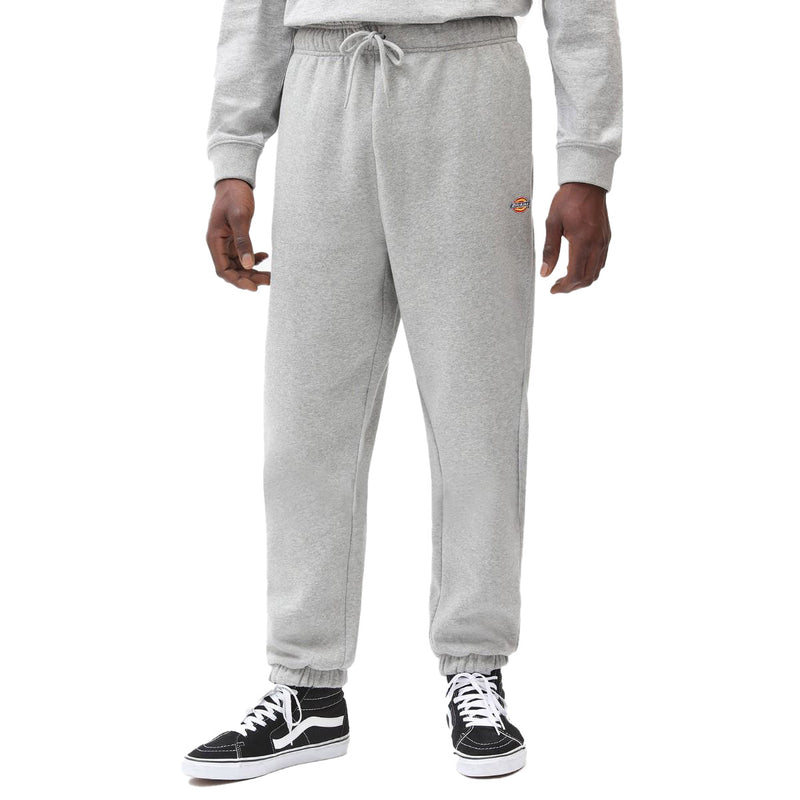 Bestel de Dickies MAPLETON SWEATPANT snel, veilig en gemakkelijk bij Revert 95. Check onze website voor de gehele Dickies collectie.