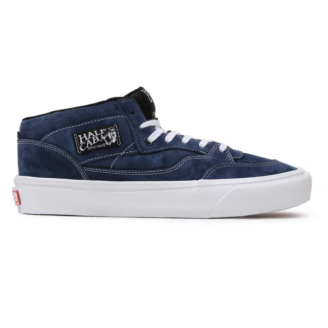 Bestel de Vans MN Skate Half Cab '93 snel, veilig en gemakkelijk bij Revert 95. Check onze website voor de gehele Vans collectie.