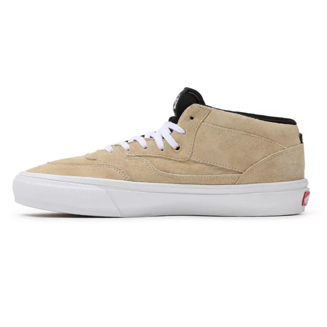 Bestel de Vans MN Skate Half Cab '93 snel, veilig en gemakkelijk bij Revert 95. Check onze website voor de gehele Vans collectie.