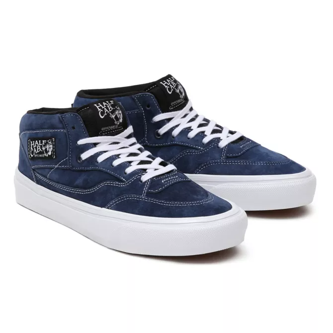 Bestel de Vans MN Skate Half Cab '93 snel, veilig en gemakkelijk bij Revert 95. Check onze website voor de gehele Vans collectie.