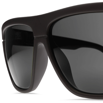 Electric Black Top gepolariseerd zonnebril zijkant close-up Revert95.com