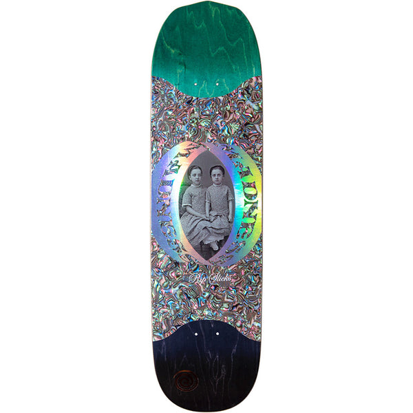 Bestel de Madness Twins Slick R7 Skateboard Deck veilig, gemakkelijk en snel bij Revert 95. Check onze website voor de gehele Madness collectie.