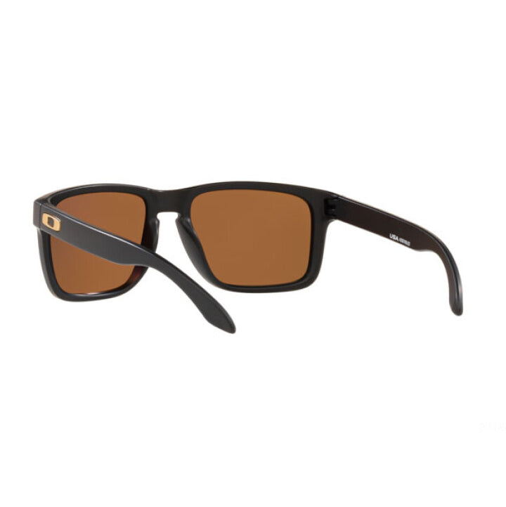 Bestel de Oakley Holbrook XL Holbrook XL Matte Black Prizm 24K Polarized Lenses snel, veilig en gemakkelijk bij Revert 95. Check onze website voor de gehele Oakley collectie.